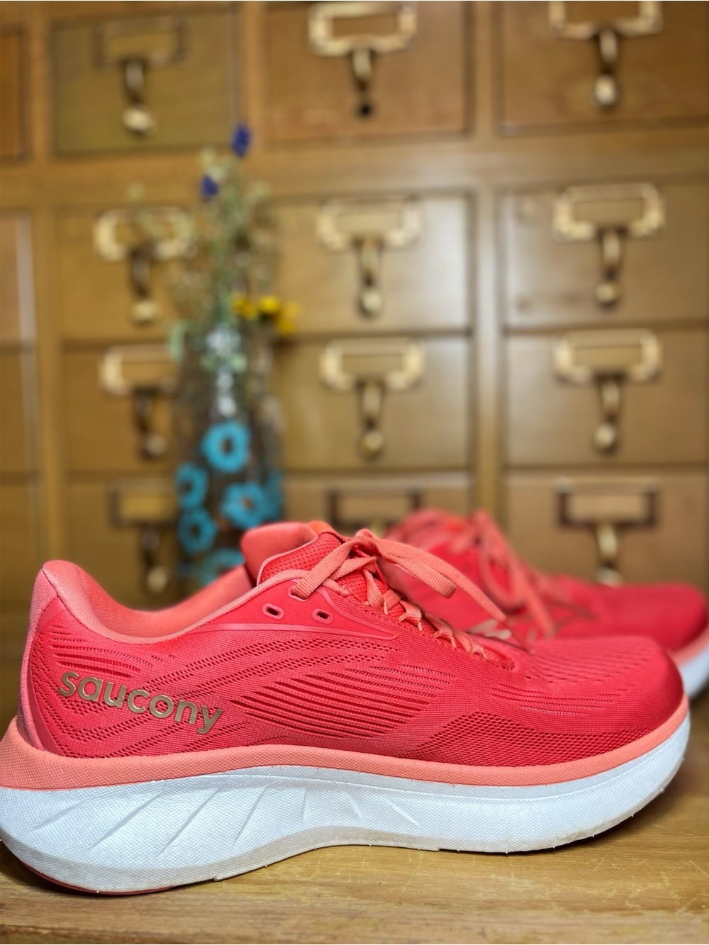 Saucony Ride 18 Women's Running Shoes Coral Salmon Size 10